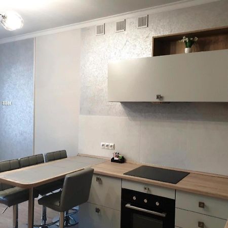 Apartment Sweethome 1 Free Parking Ujgorod Dış mekan fotoğraf
