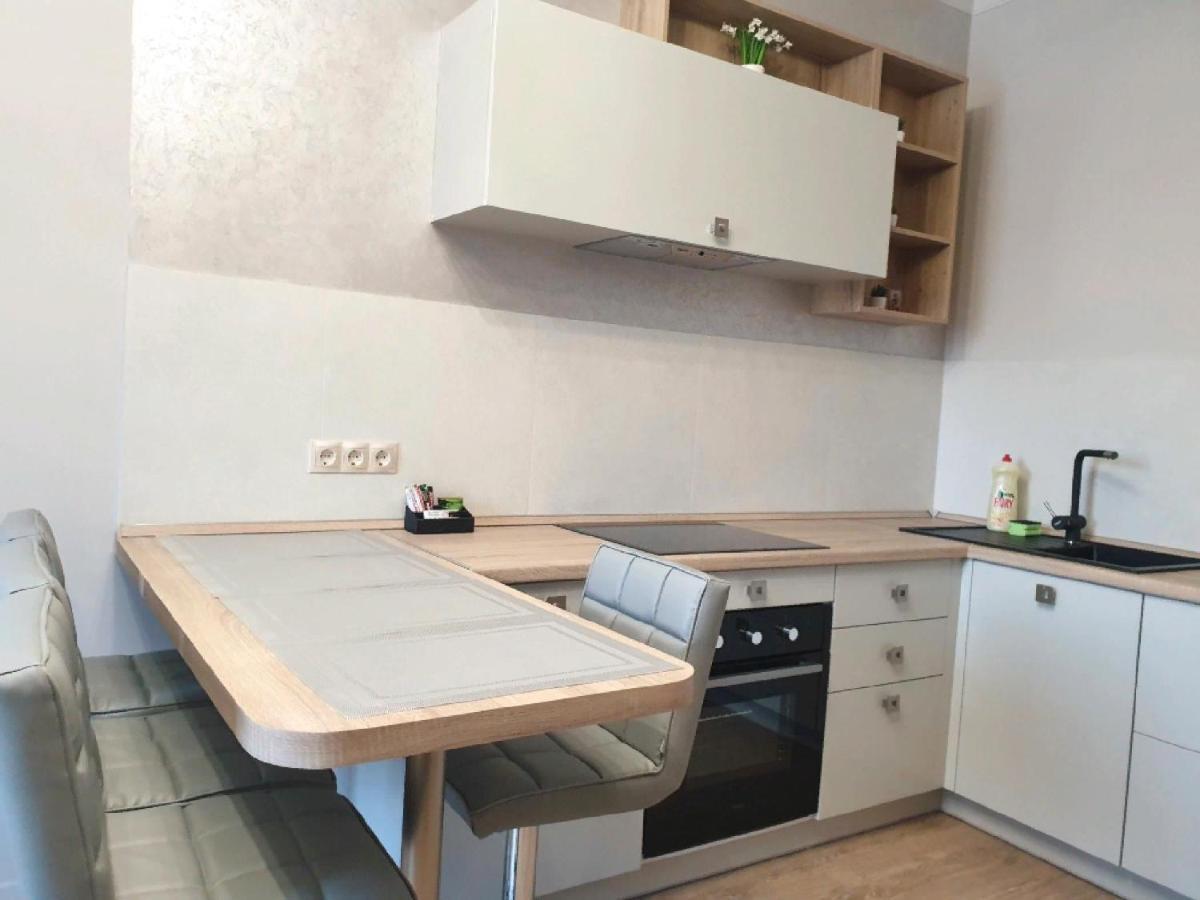 Apartment Sweethome 1 Free Parking Ujgorod Dış mekan fotoğraf