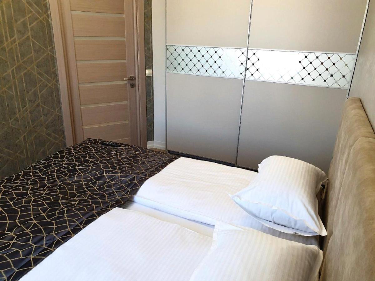 Apartment Sweethome 1 Free Parking Ujgorod Dış mekan fotoğraf